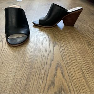 Vince Camuto size 9 leather mules